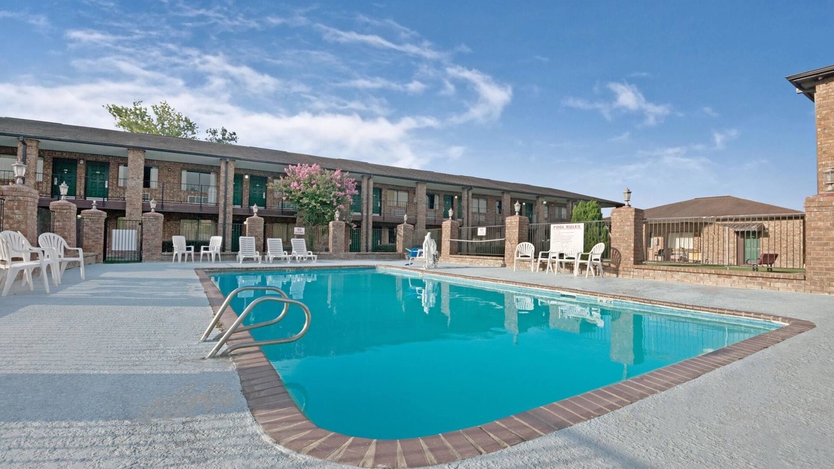 Universal City Hotel | Super 8 by Wyndham Universal City