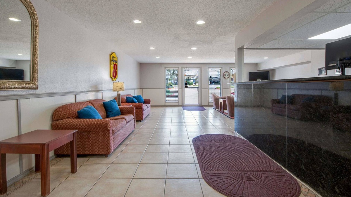College Station Hotel | Super 8 by Wyndham College Station