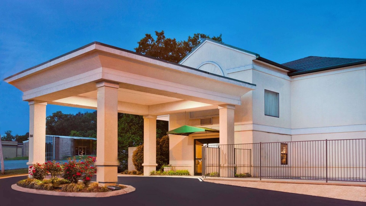Fort Oglethorpe Hotel | Super 8 by Wyndham Ft. Oglethorpe GA/Chatt TN Area