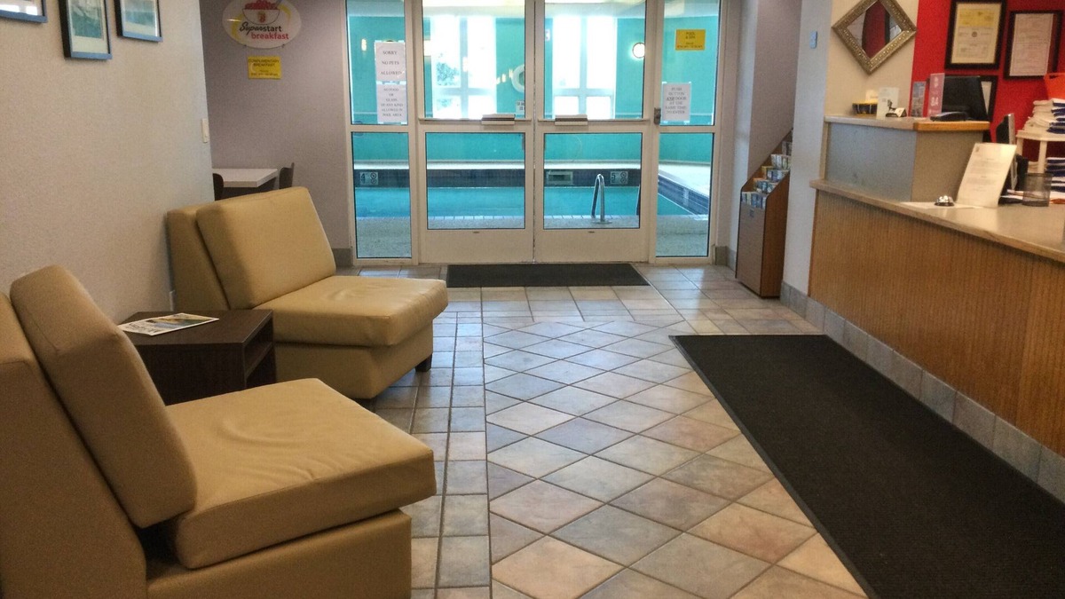 Sault Ste. Marie Hotel | Super 8 by Wyndham Sault Ste. Marie