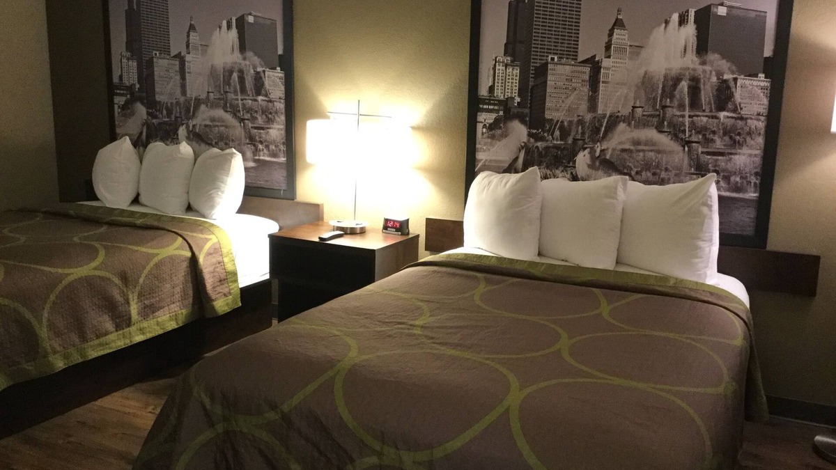 South Holland Hotel | Super 8 by Wyndham South Holland