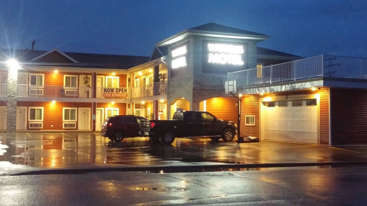 Watrous Hotel | Super 8 by Wyndham Watrous