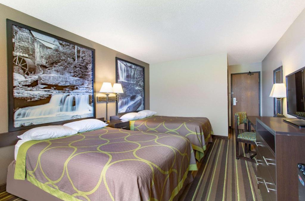 Weston Hotel | Super 8 by Wyndham Weston WV