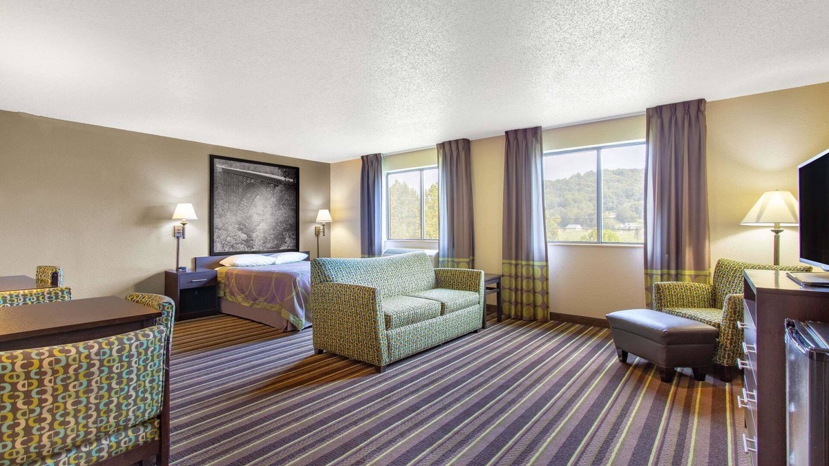 Weston Hotel | Super 8 by Wyndham Weston WV