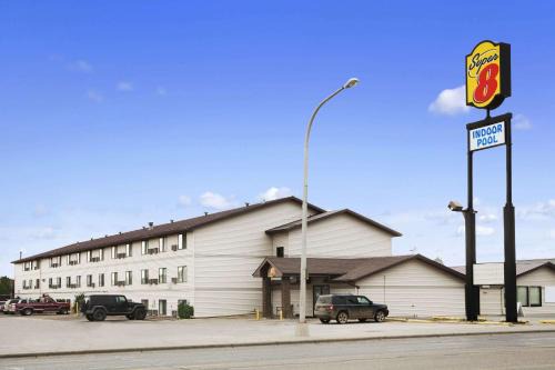 Williston Hotel | Super 8 by Wyndham Williston ND
