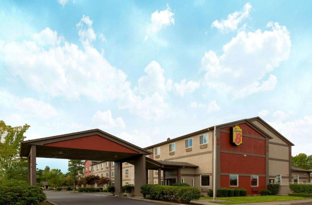 Woodburn Hotel | Super 8 by Wyndham Woodburn