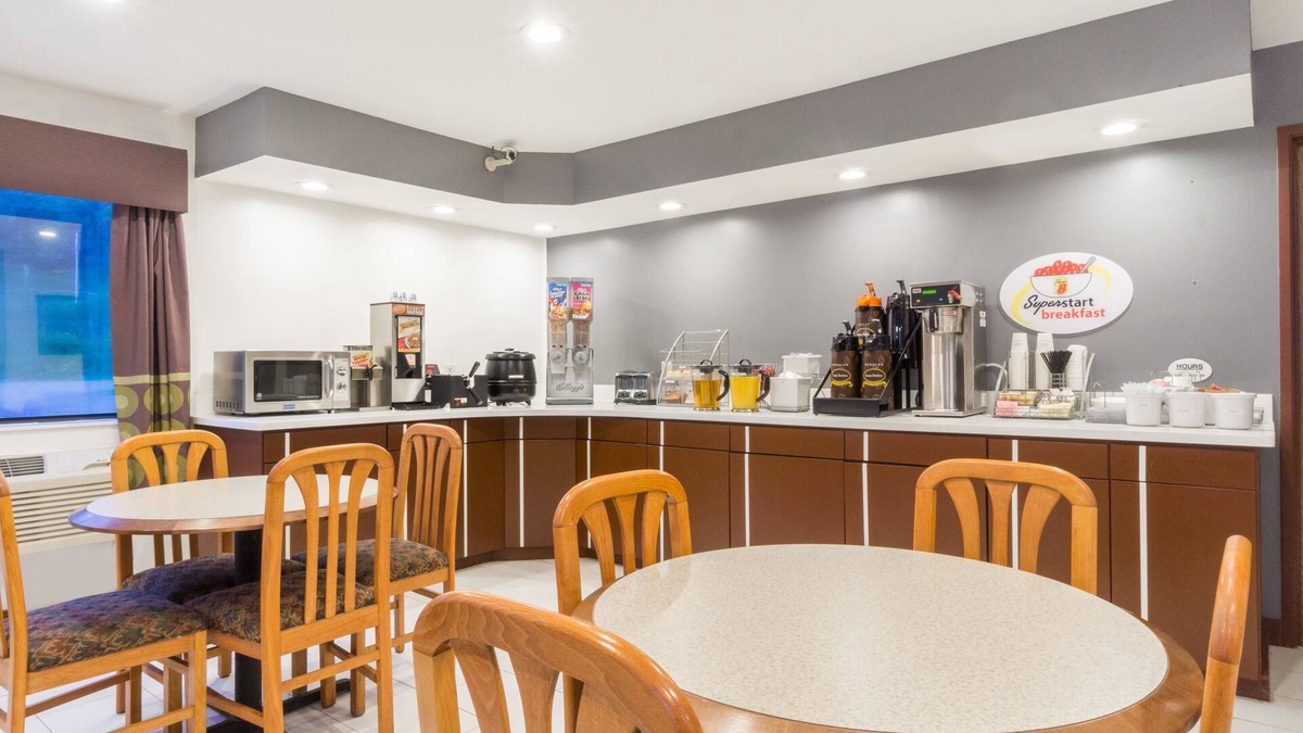 Zanesville Hotel | Super 8 by Wyndham Zanesville
