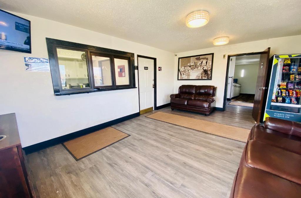 Wyoming Hotel | Super 8 Grand Rapids City Center