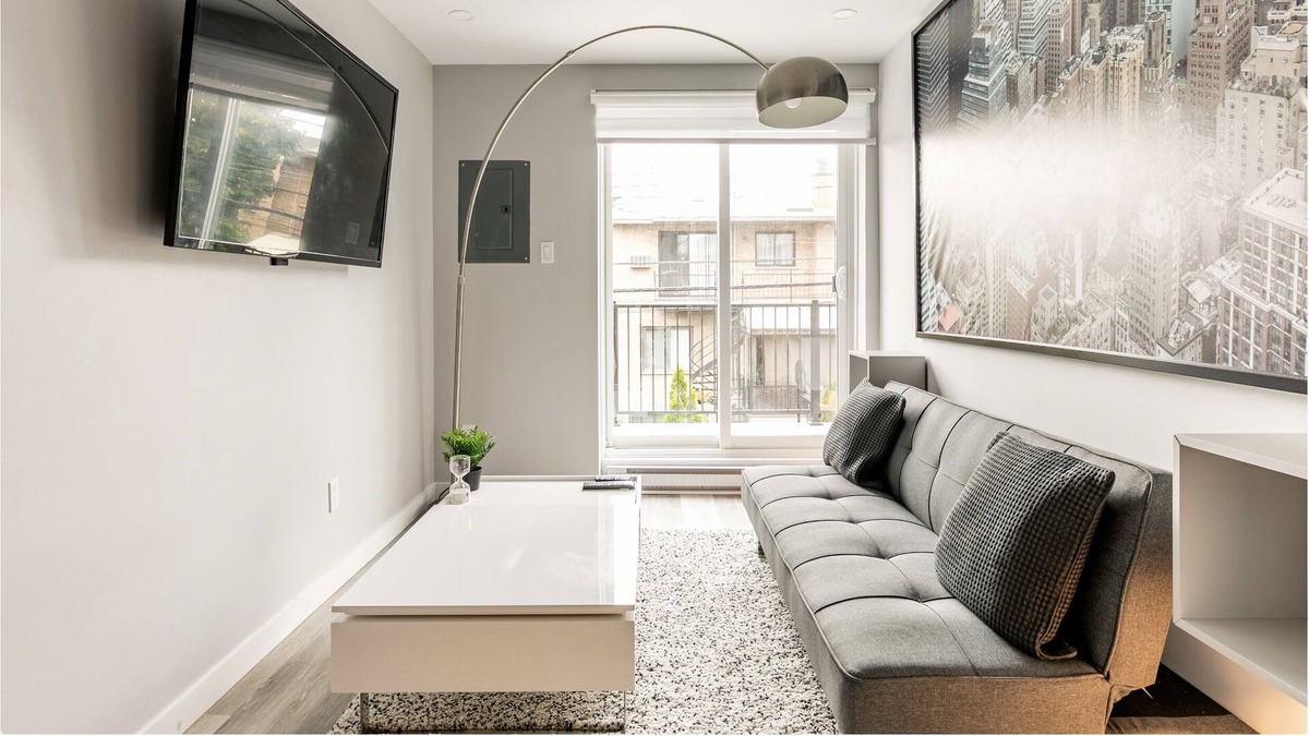 Mercier-Hochelaga-Maisonneuve House | SUPER APARTMENT AT ANJOU FREE PARKING