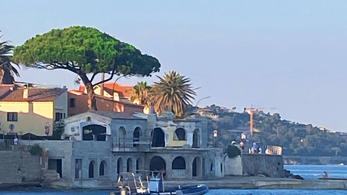 Prado - Republique Apartment | Super Cannes rental 3 * 2 to 4 pers 15 minutes walk from Center Clim Parking