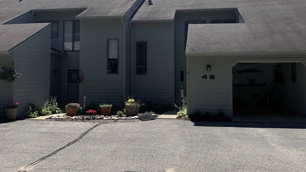 Harbor Springs Condo | Super clean modern condo close to everything Harbor Springs and Petoskey!