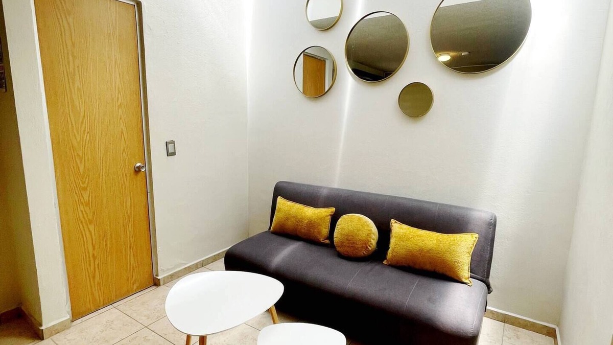 Zamora House | Super clean house with AC, equipped, amenities, desk and garage.