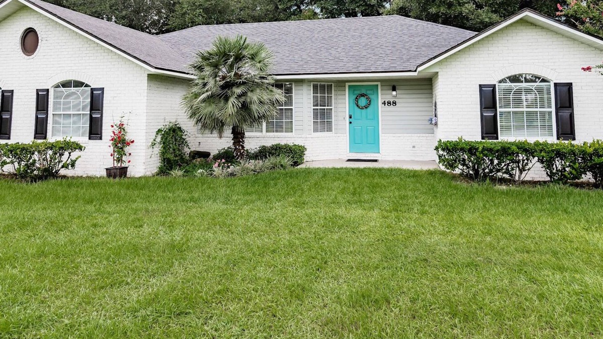 Lake City House | Super clean, quiet. Close to world famous springs. Game Room!