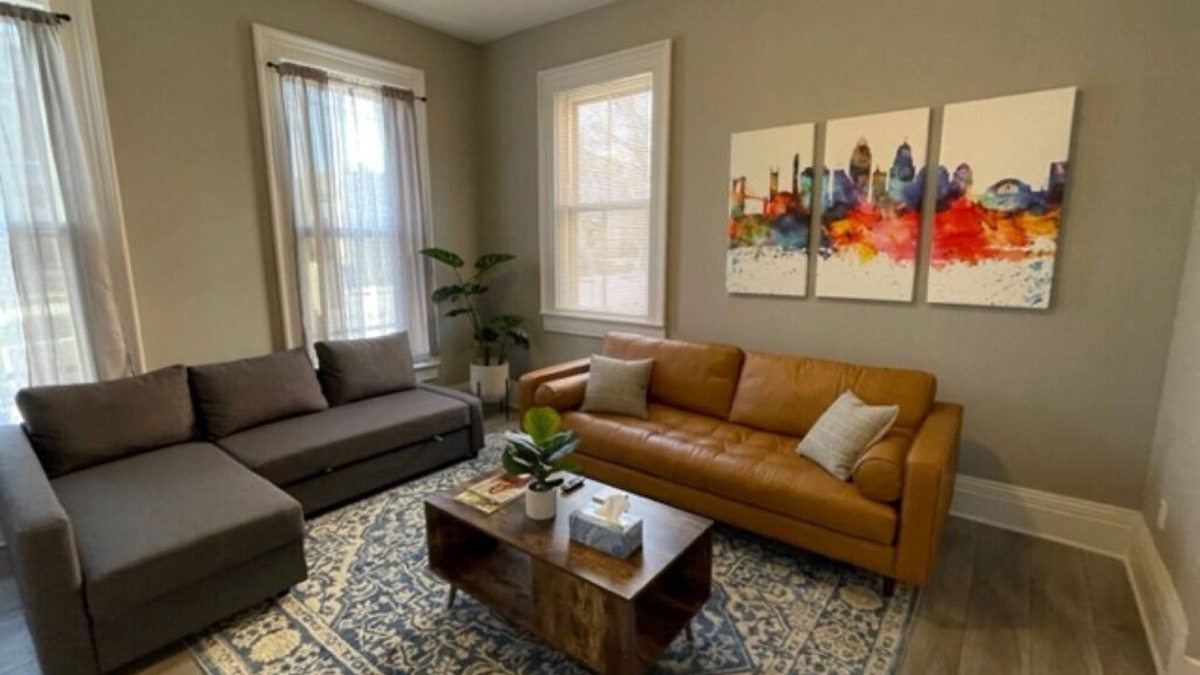 Covington House | Super Close to the Madison + 2 Free Parking Spots!
