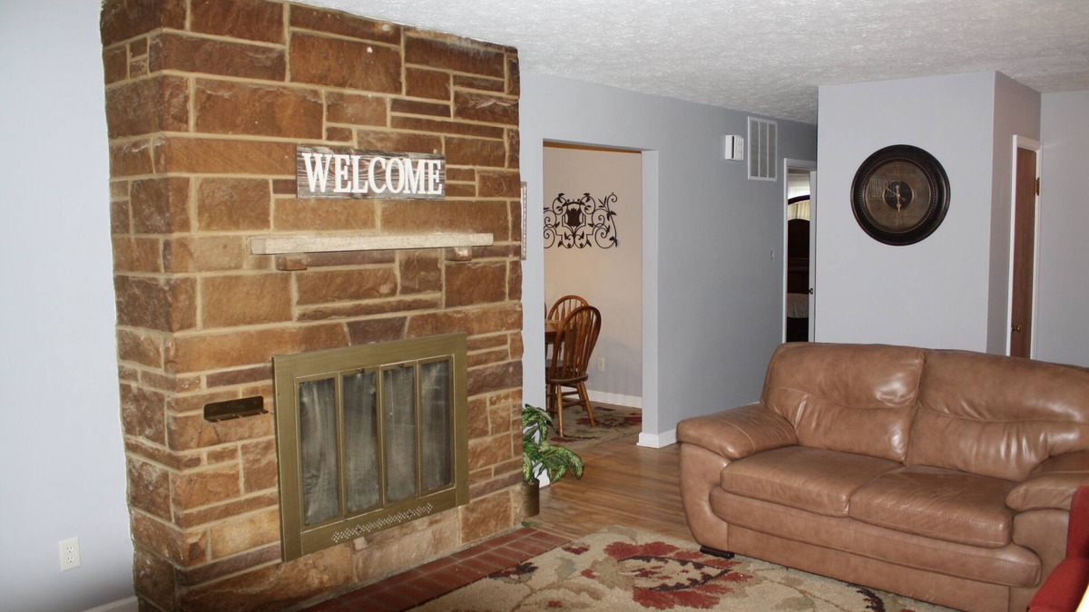 Speedway House | Super Comfortable Home in the Heart of Speedway!