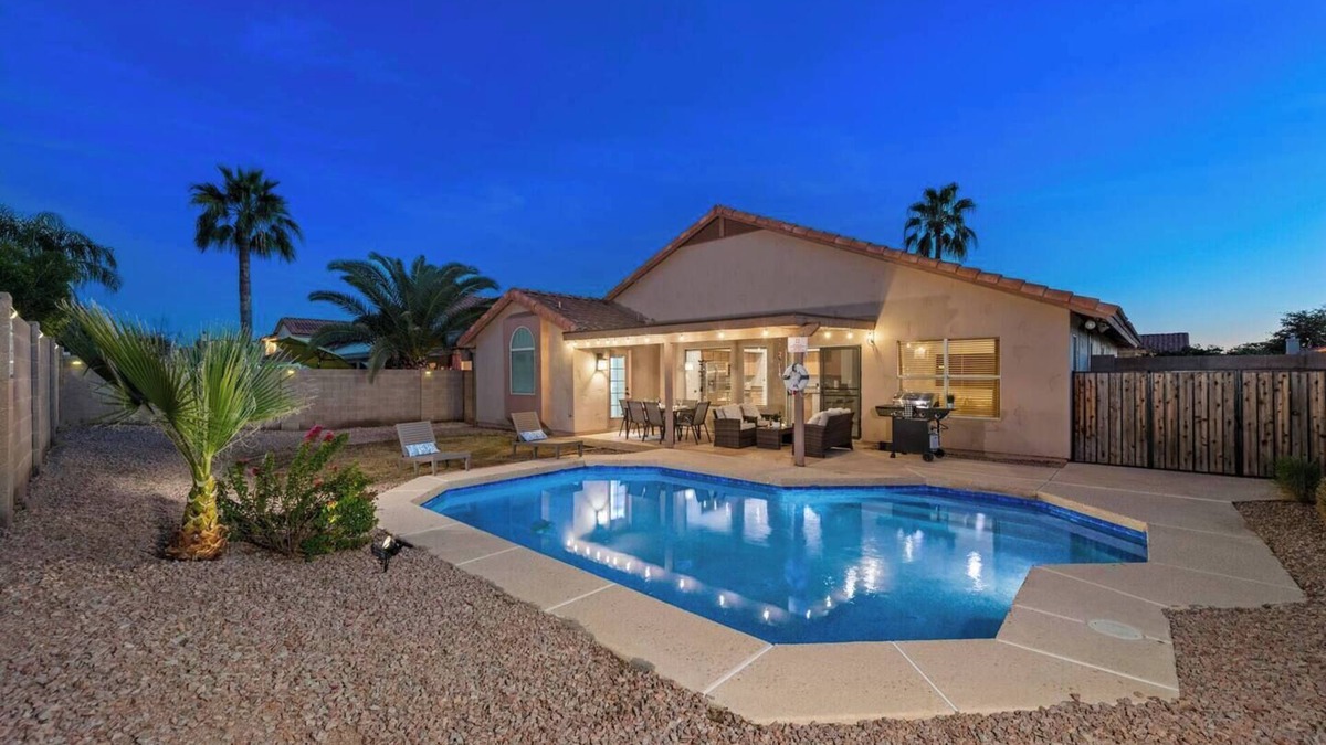 Monarch House | SUPER COMFY HOME! with Private Heated Pool