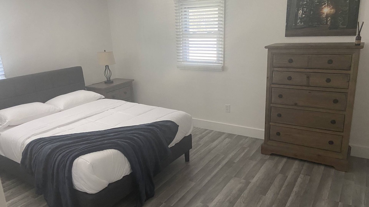 Appleton House | SUPER Conveniently located & fully remodeled!