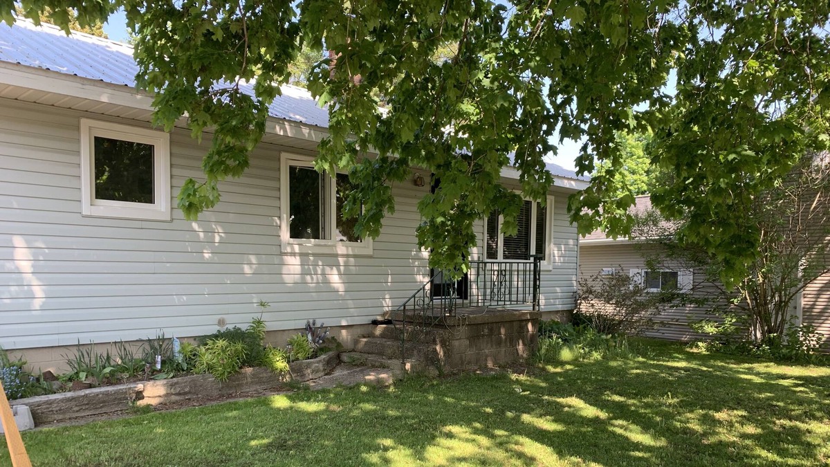 Chatsworth House | Super cozy home in small town