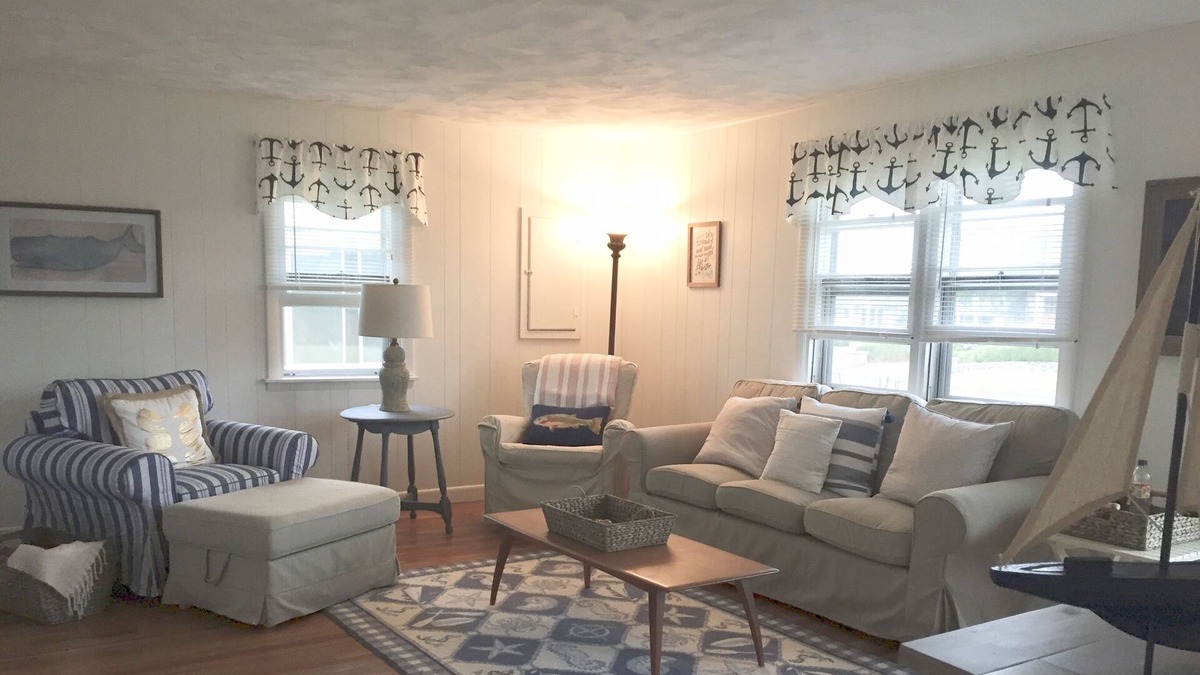 Narragansett Cottage | Super cute 3BR cottage with water view!
