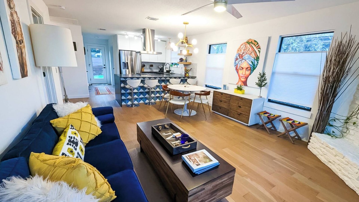 St. Johns House | Super Cute and Fully renovated 2 bedroom Home, 8 mins to downtown