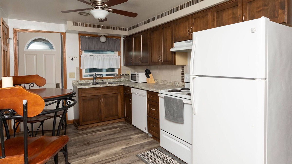 Allouez House | Super cute home located on a dead end street close to Lambeau Field