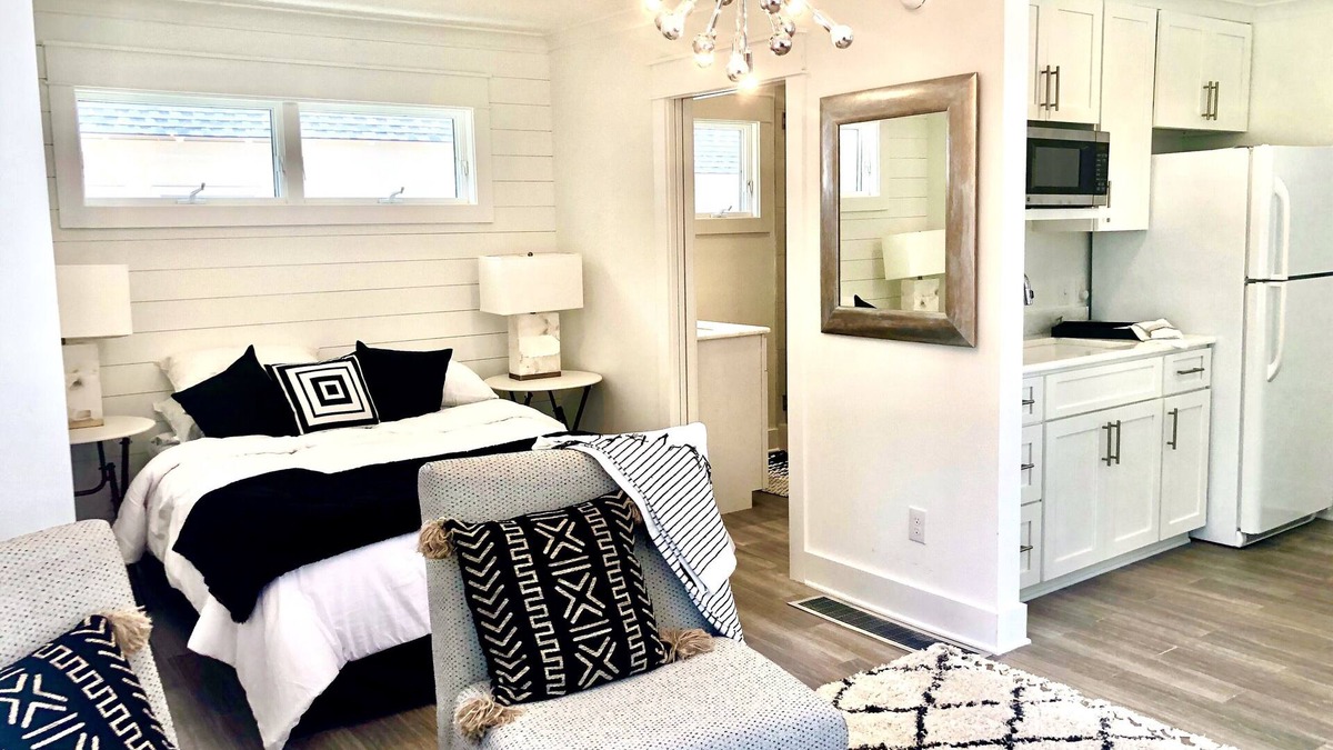 Fairhope House | Super cute, modern studio in Fruit & Nut, a true sanctuary by the Bay.