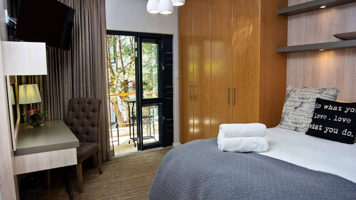 Stellenbosch Central Apartment | Super Cute Apartment in most loved Church Street