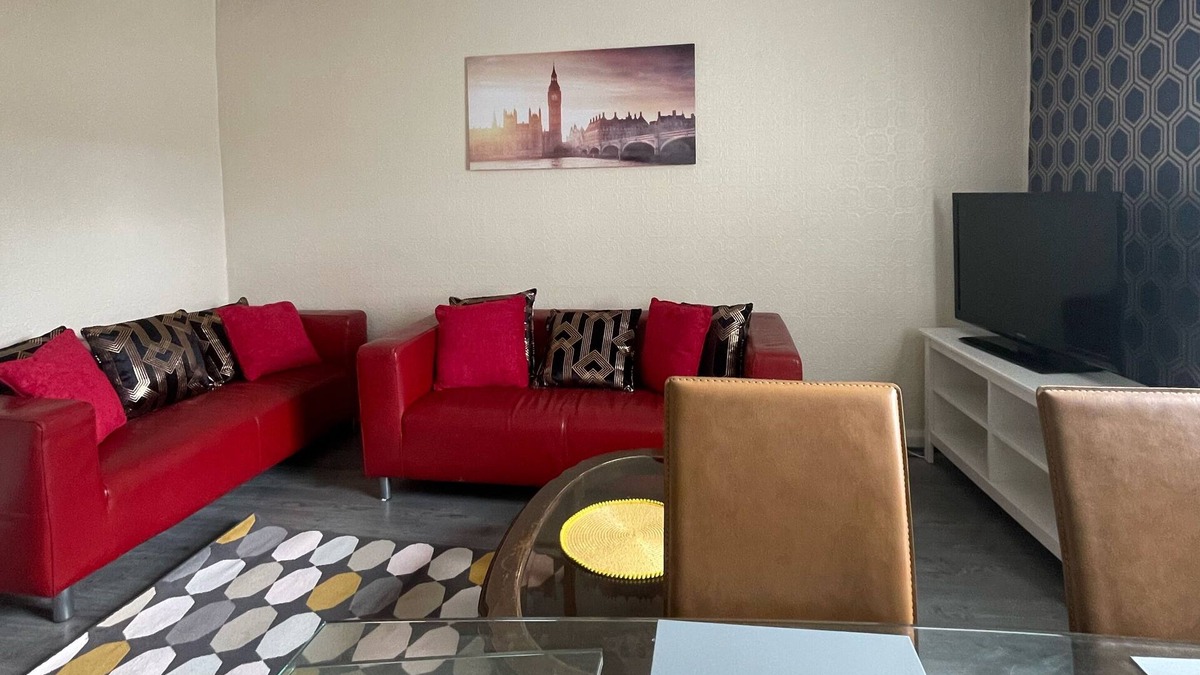 Stanley Apartment | Super deluxe 3 bedrooms apartment in this popular area of Stanley