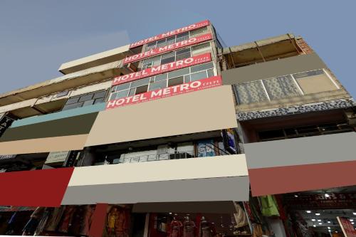 Sector 27 Hotel | Super Hotel O Metro Inn Near Worlds Of Wonder