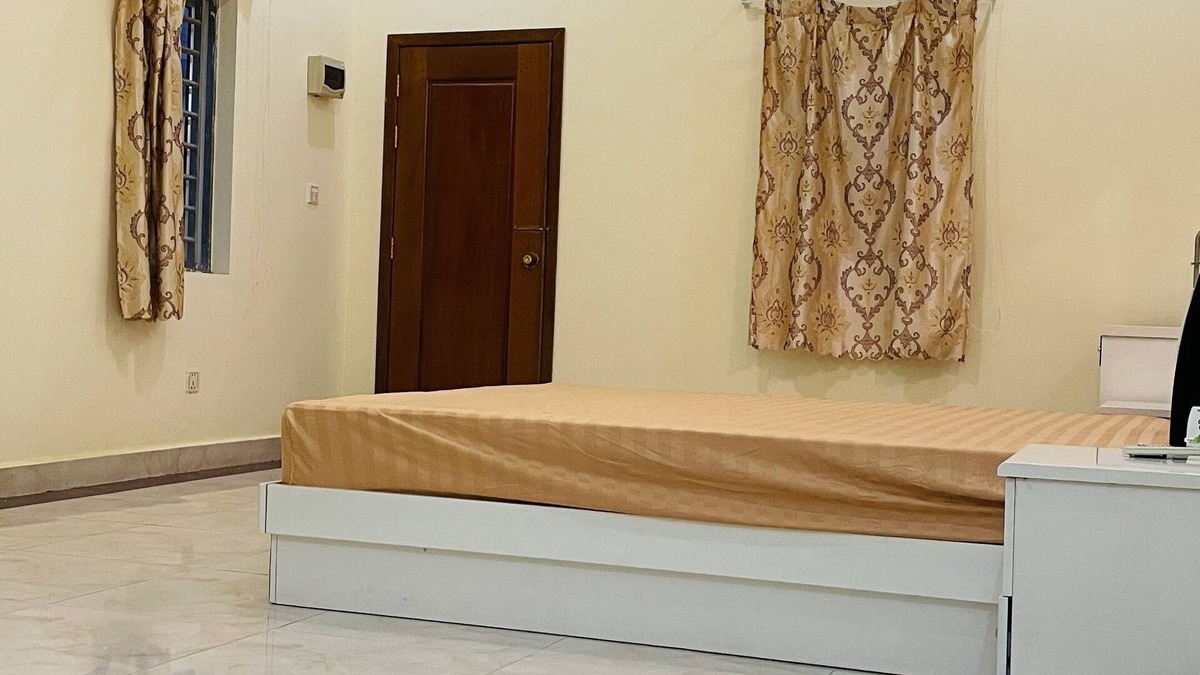 Ruessei Kaev House | Super King bedroom with Air Condition