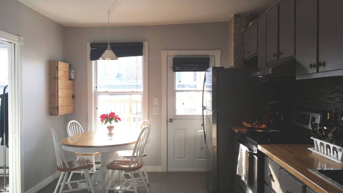 Mile End Apartment | Super Large Terrace Rental 4522A