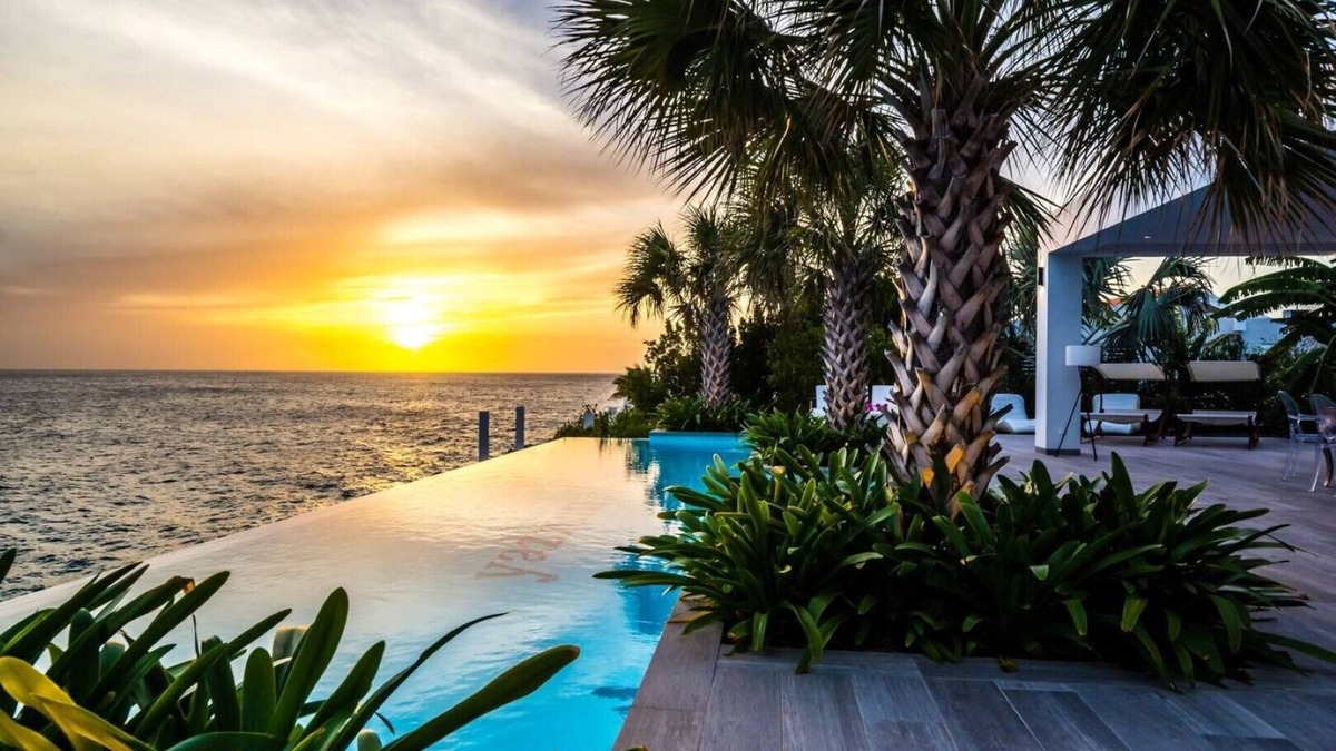Sint Willibrordus Villa | super luxurious Oceanfront Villa Yazmin