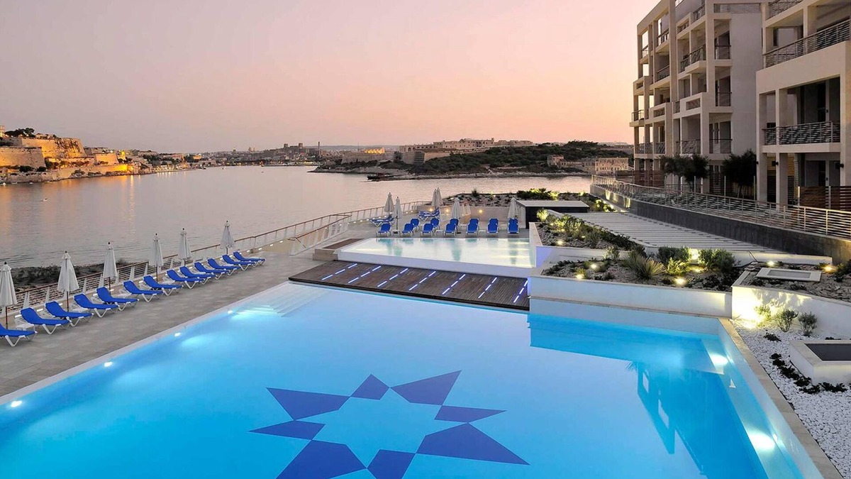 Sliema Apartment | Super Luxury Apt in Tigne Point, Amazing Sea Views