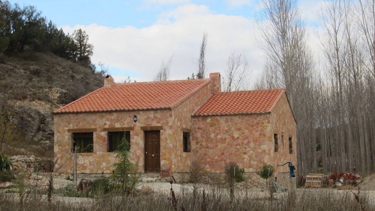 Gea de Albarracin Cottage | SUPER MASIA IN THE MIDDLE OF THE FIELD