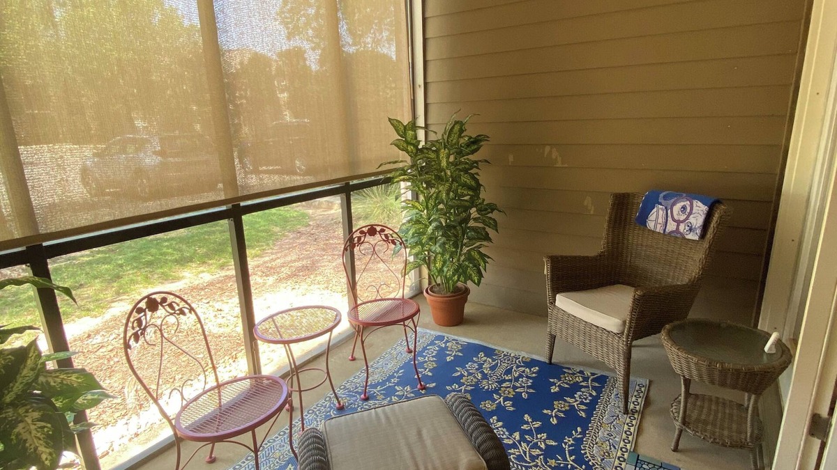 Foley Condo | Super nice and lovely 3 bed, 2 bath condo 1st floor with community pool.