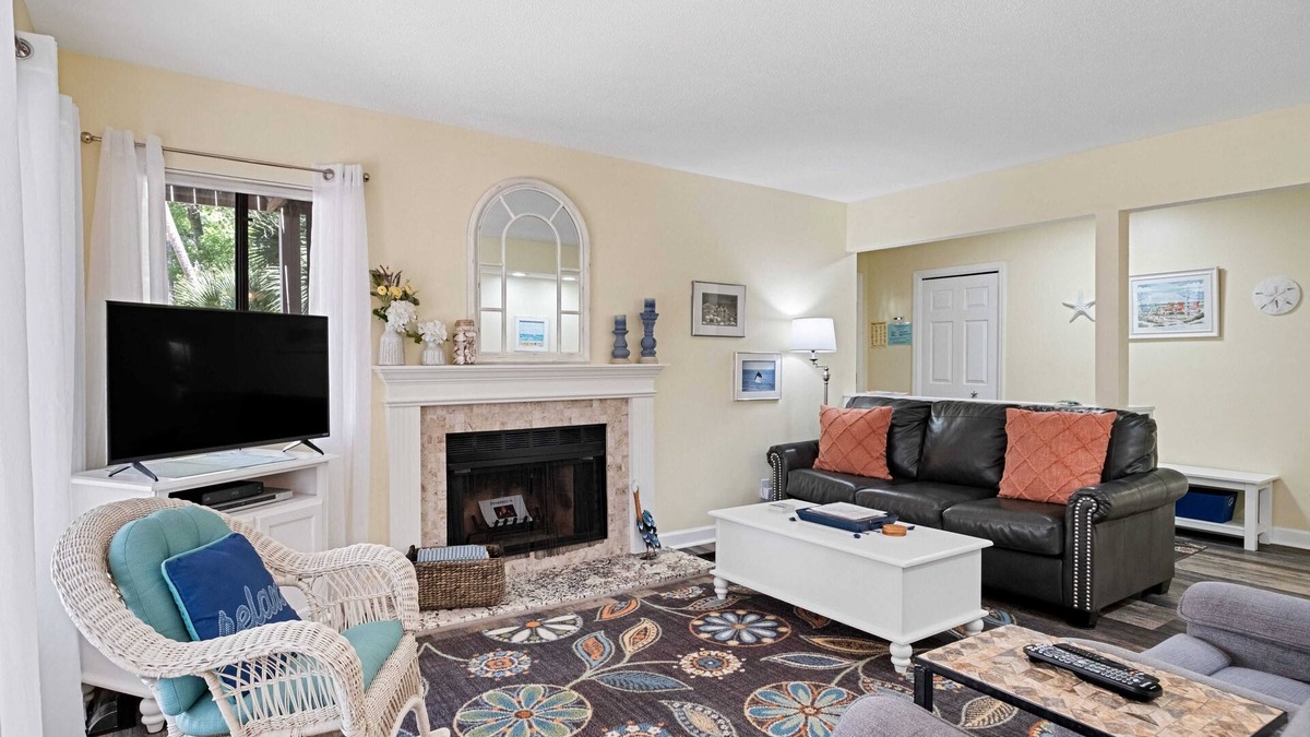 Shipyard Plantation Villa | Super rates for Sept, great Beachwalk getaway 8 min walk to the Shipyard beach!