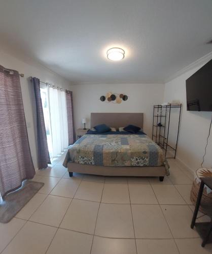 Westgate House | Super Room 5 minutes from PBI Airport