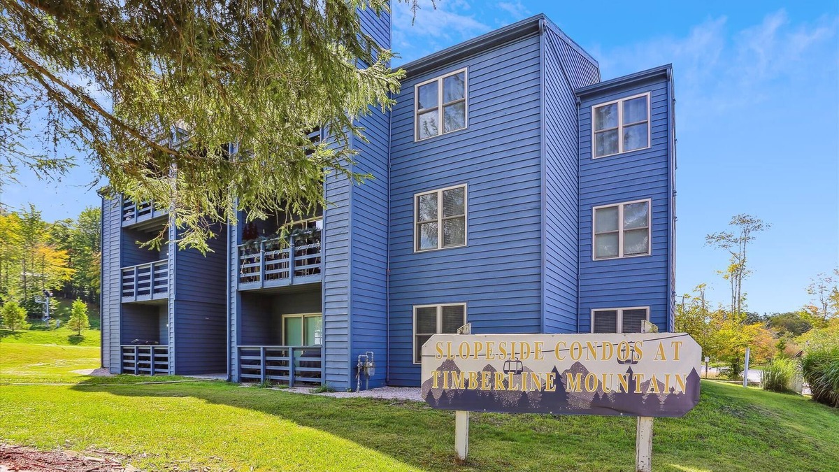 Timberline Condo | Super short walk to the lifts at Timberline Mountain! Welcome Slopeside C102!