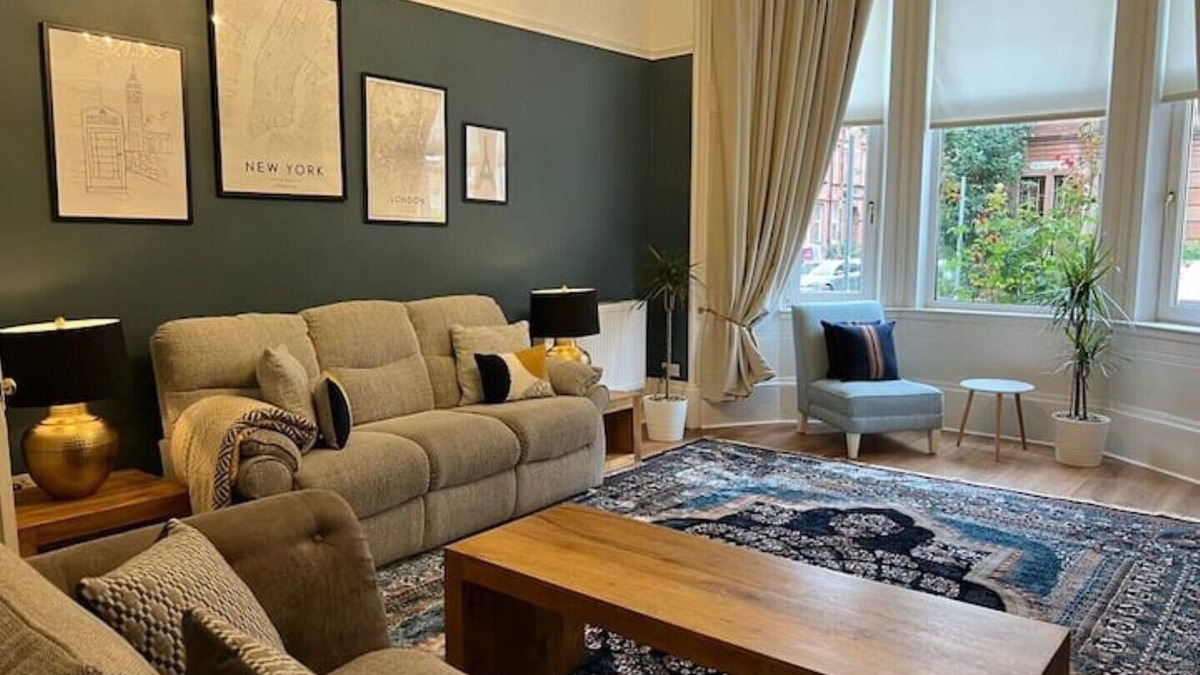 Shawlands Apartment | Super Spacious Victorian 3 BR main door flat Shawlands/Hampden Park near by