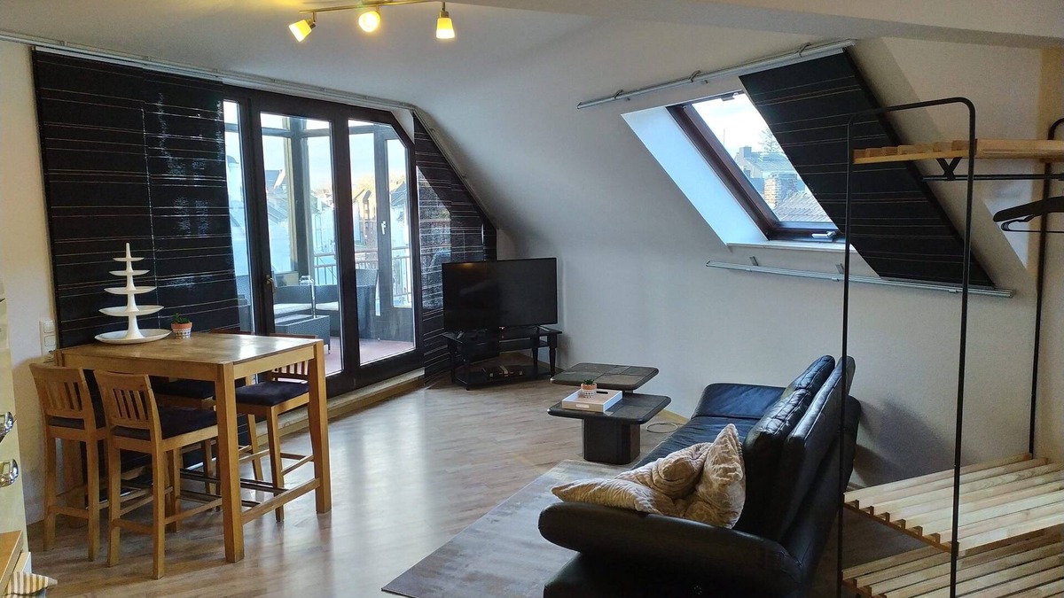 Eschweiler Apartment | Super studio #6 over the roofs of Eschweiler near Aachen +Conservatory + balcony