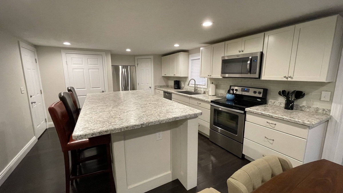 Mentor House | SUPER UPSCALE RANCH!