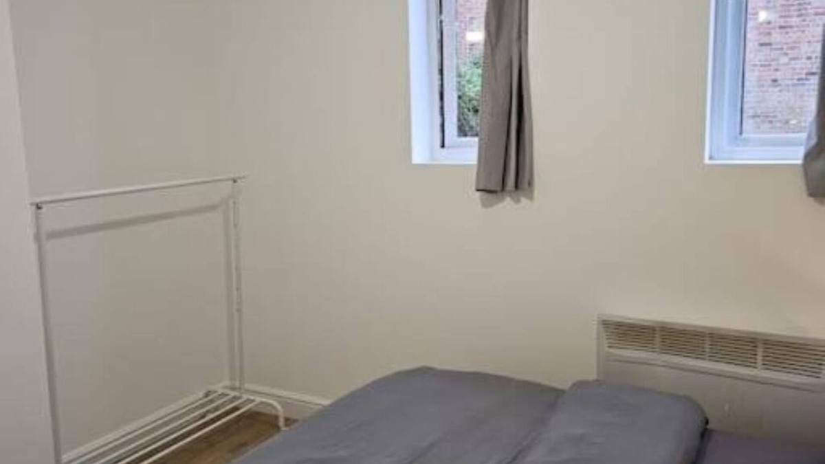 Ilkeston Apartment | Super Value Bath Street Flat