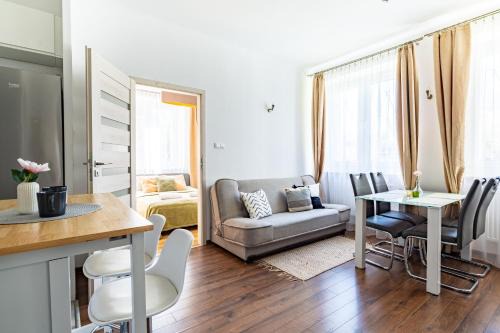Saska Kepa Apartment | SuperApart Genewska 3