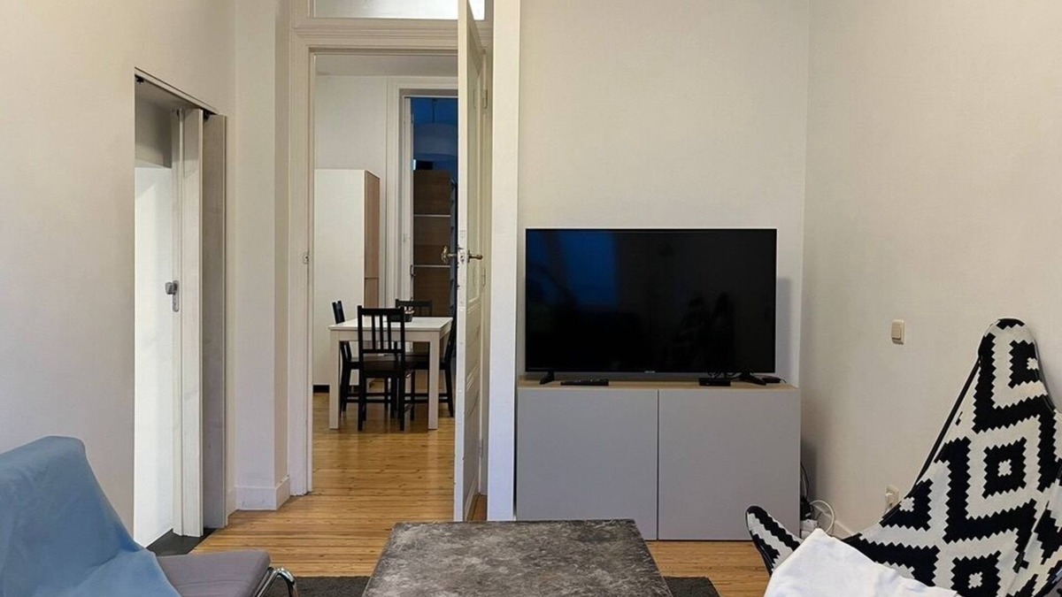 Sint-Gillis Apartment | Superb 1 Bedroom High Ceiling Apartment