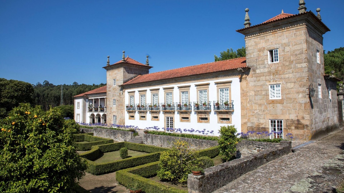 Cossourado Cottage | Superb 10 bedrooms villa
