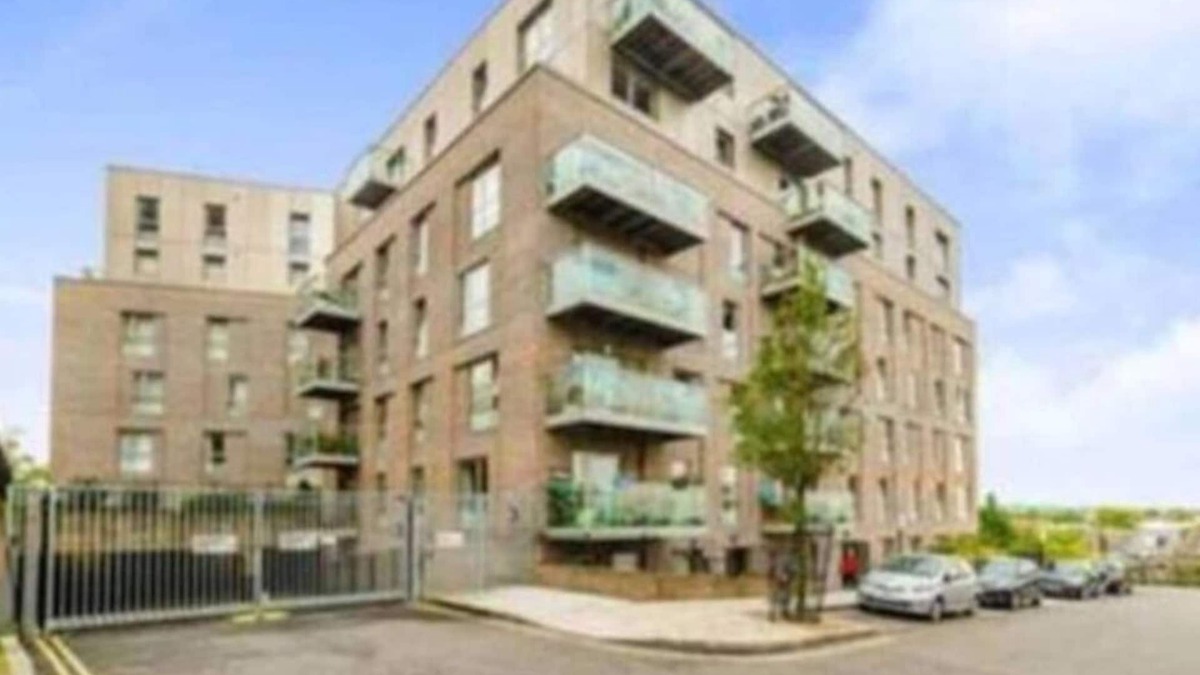 Woodberry Down Apartment | Superb 2 bedroom apartment with free Parking in London