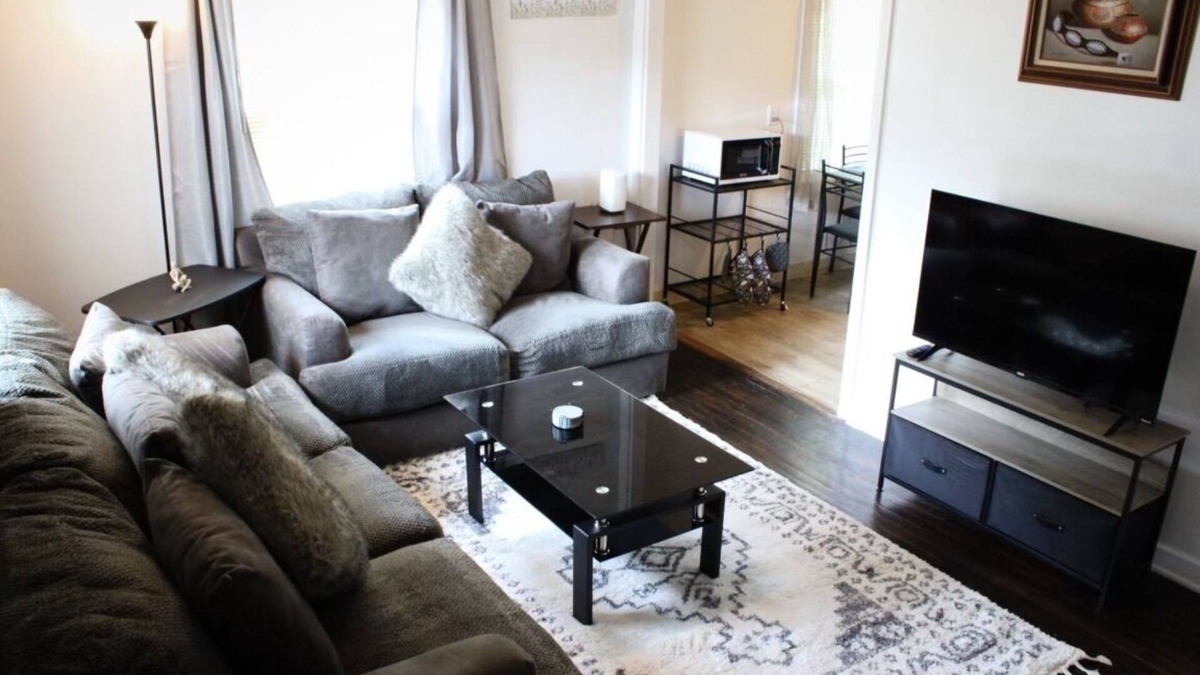 West Rock House | Superb 2-bedroom house with AC, in New Haven close to Yale, restaurants shops
