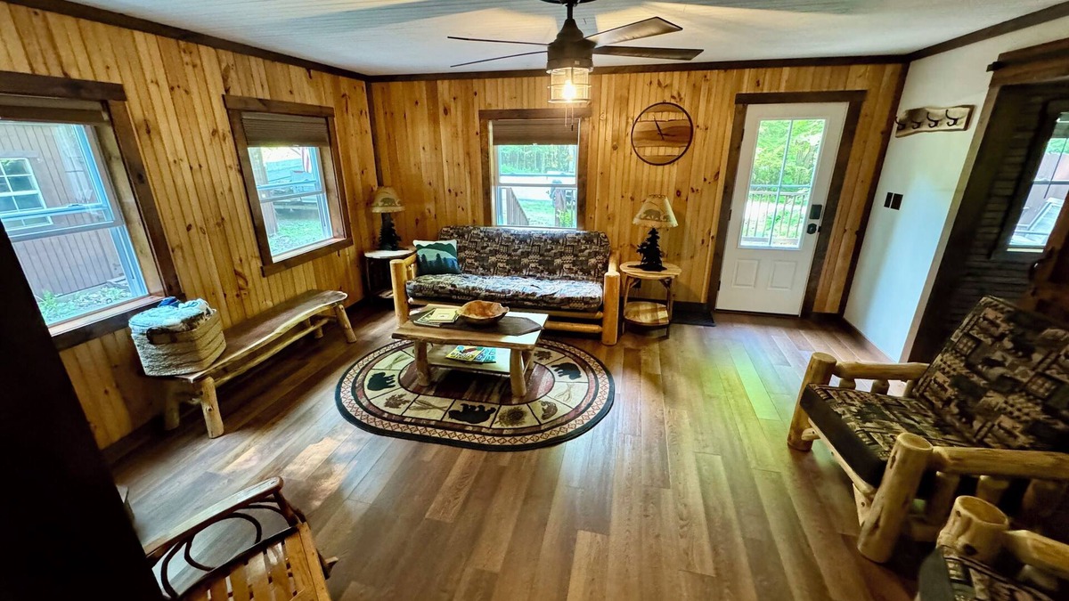 Town of Clifton House | Superb 2-bedroom house with Adirondack style in Cranberry Lake