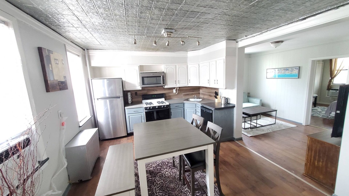 Williamsburg Apartment | SUPERB-2BR*1min to Train*5mns to Manh*15ms Mdtwn!.