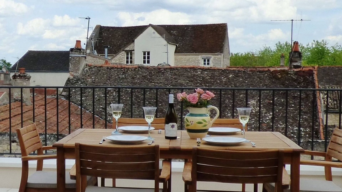 Puligny-Montrachet House | Superb 3 bdrm/3.5 bath central Puligny-Montrachet